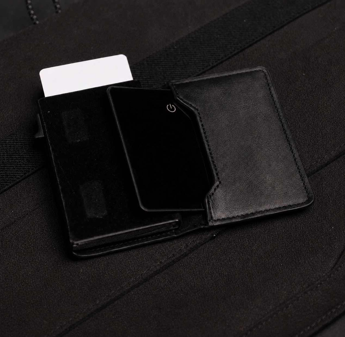 Traker Card